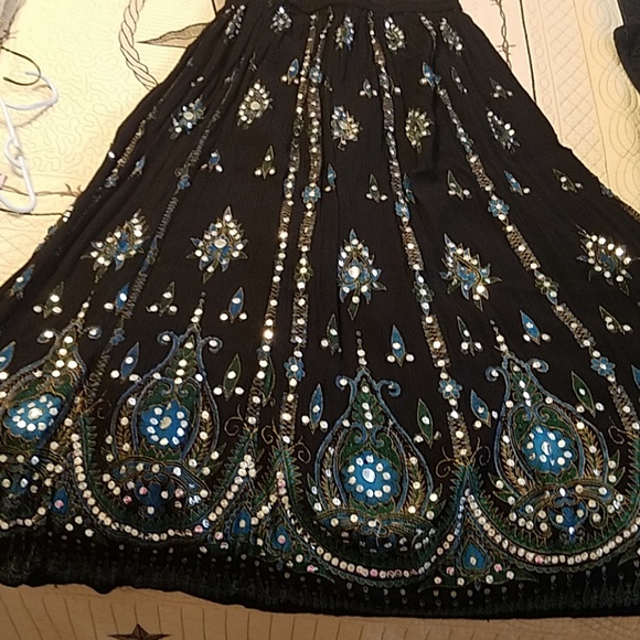 Long skirt - Picture 2 of 2